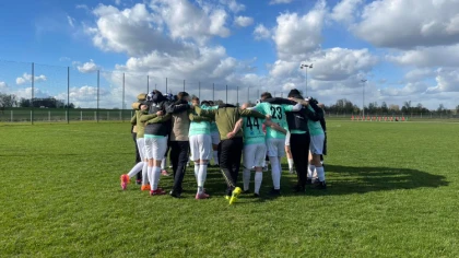 Iskra Zaręby Kościelne zagrała u siebie bardzo mocny mecz i 