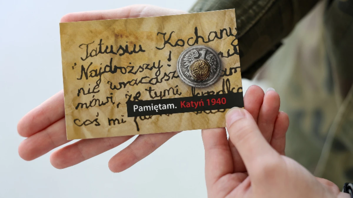 W sobotę i niedzielę w ostrowskim muzeum trwa akcja „Pamiętam. Katyń 1940”. Można odebrać Guzik Katyński – wyjątkowy symbol pamięci