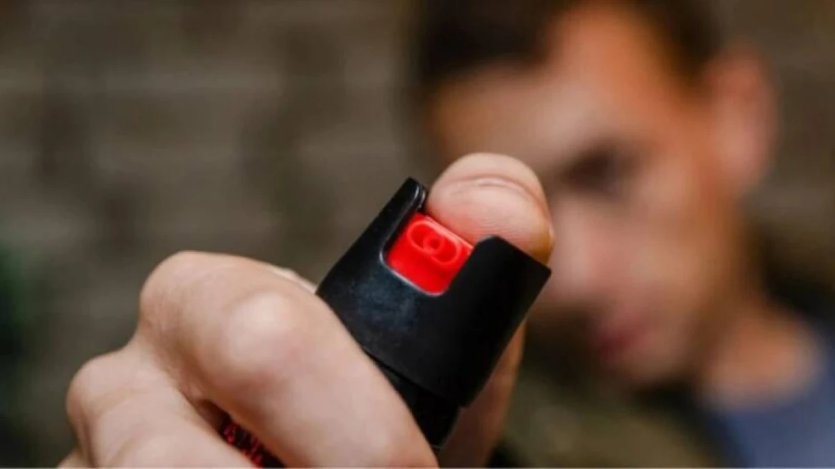 Prokuratura Rejonowa w Ostrowi Mazowieckiej zakończyła śledztwo przeciwko trzem mieszańcom powiatu wyszkowskiego w wieku 23, 21 i 17 lat. Akt o