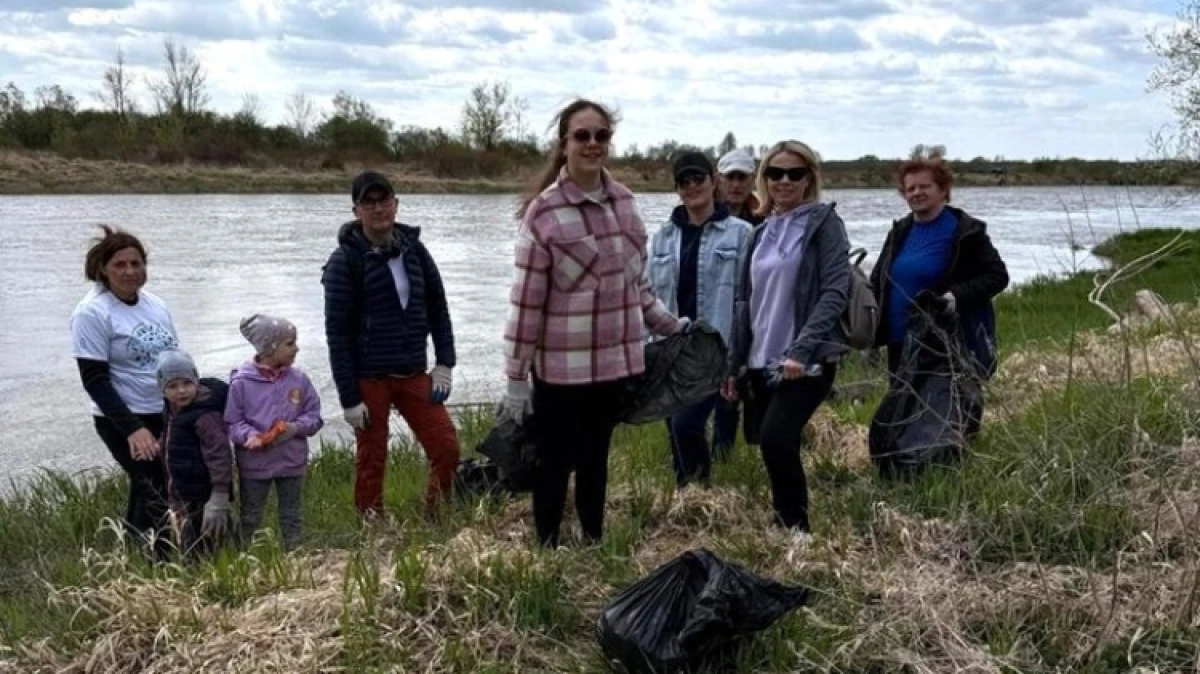 Zamiast spaceru z pustymi rękami były worki, rękawice i praca dla środowiska. Uczestnicy akcji pokazali, że troska o naturę nie kończy się 