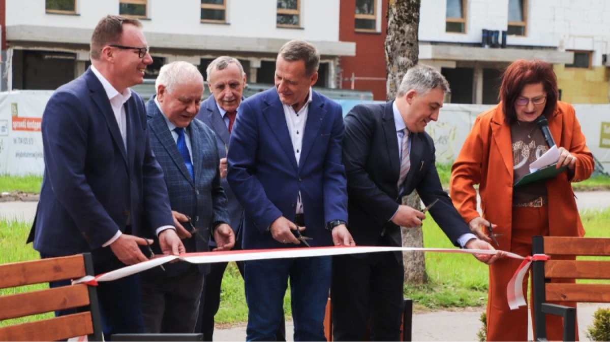 W Komorowie był to dzień, na który wielu mieszkańców czekało z dużym zainteresowaniem. Oficjalnie otwarto tężnię solankową, a wokół wy