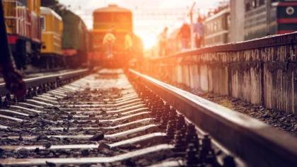 W związku z zamknięciem linii kolejowej nr 29 Tłuszcz-Ostroł