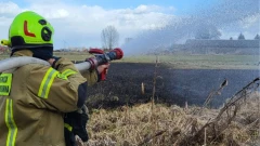 Pożar obory, samochodu, uszkodzony dach domu...  Pracowite święta strażaków. 28 interwenc…