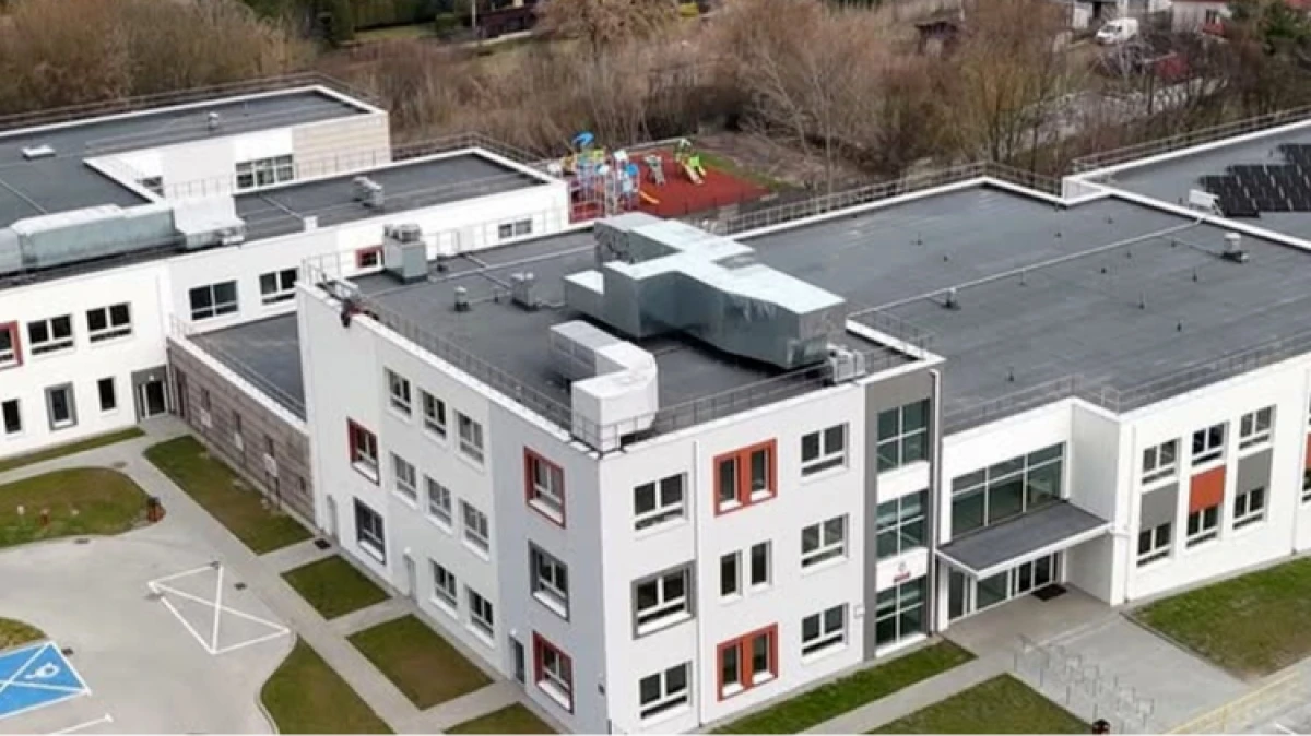 Po dwóch wcześniejszych ofertach pracy w ratuszu i późniejszym naborze na kierownika wydziału pojawiło się kolejne ogłoszenie. Tym razem ch