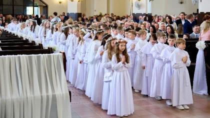Uroczystość odbyła się w niedzielę 17 maja 2026. Do sakramen