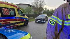 11-latek na motorowerze wjechał wprost pod BMW. Dziecko trafiło do szpitala do Warszawy
