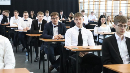 Ostrów Mazowiecka - Maturzyści rozpoczęli jeden z najważniejszych sprawdzianów w
