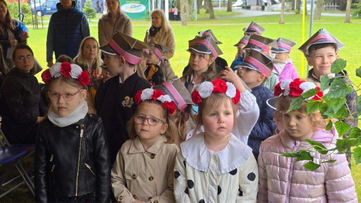 Choć pogoda dziś nas nie rozpieszcza i za oknem pada deszcz, w Muzeum – Domu Rodziny Pileckich nie brakuje ciepłej atmosfery, emocji i wspóln