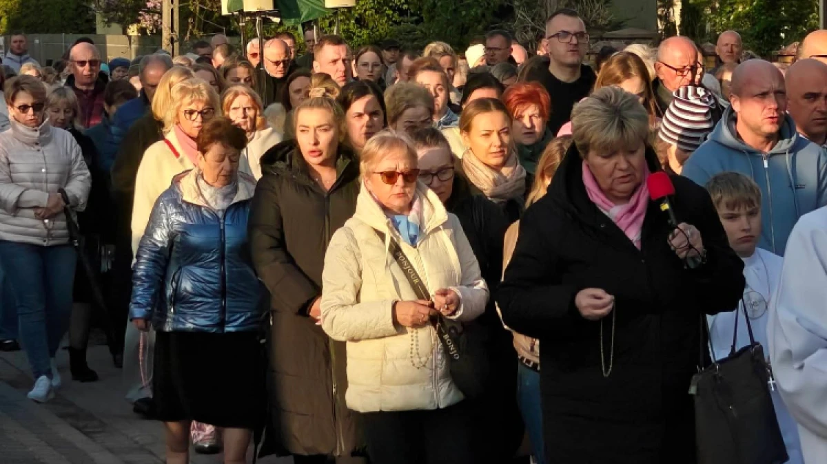 13 maja 2026, we wspomnienie objawień Matki Bożej w Fatimie, po wieczornej mszy świętej, parafianie wzięli udział w procesji fatimskiej, odma