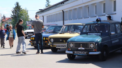 Ostrów Mazowiecka - Piękne karoserie, charakterystyczny dźwięk silników i pojazd