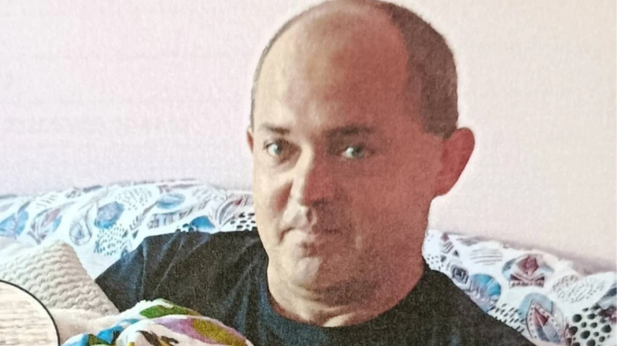 Rodzina i policja szukają Pawła Kurpiewskiego. 45-letni mężczyzna wyszedł z domu i do tej pory nie dał znaku życia.
[foto]48548[/foto]
Paw