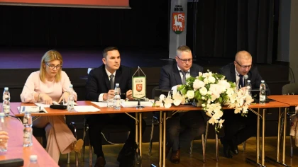 Na sesji Rady Gminy 12 czerwca 2026 burmistrz przedstawił Ra