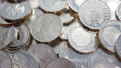 Jeśli masz w szufladzie stare monety lub banknoty po dziadku