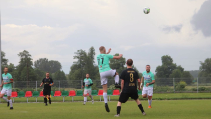 Ostrów Mazowiecka - Iskra Zaręby Kościelne przegrała z Santorynem Nowinki 0:1 w 