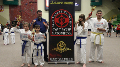 Ostrów Mazowiecka - Zawodnicy Ostrowskiego Klubu Karate Kyokushinkai mają za sob
