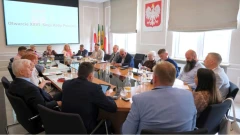 Ile zarabiają radni powiatu ostrowskiego? Sprawdziliśmy oświadczenia majątkowe za ubiegły…