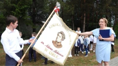 Szkoła Podstawowa w Orle otrzymała imię i sztandar. Zdjęcia, wideo