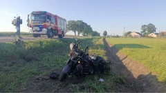 50-letni motocyklista wpadł do rowu. Policja wskazała przyczynę