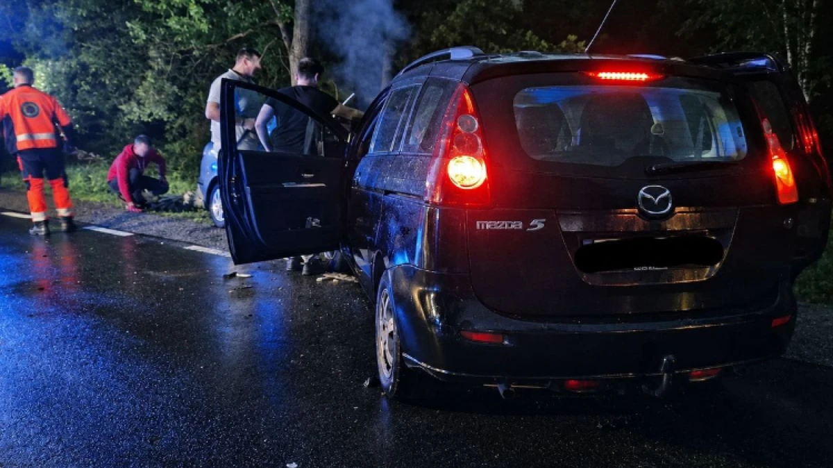 Wszystko wydarzyło się w ciągu kilku sekund. Nagranie z kamery samochodowej naszego fotoreportera jest szokujące. Pokazuje, z jak wielką sił?