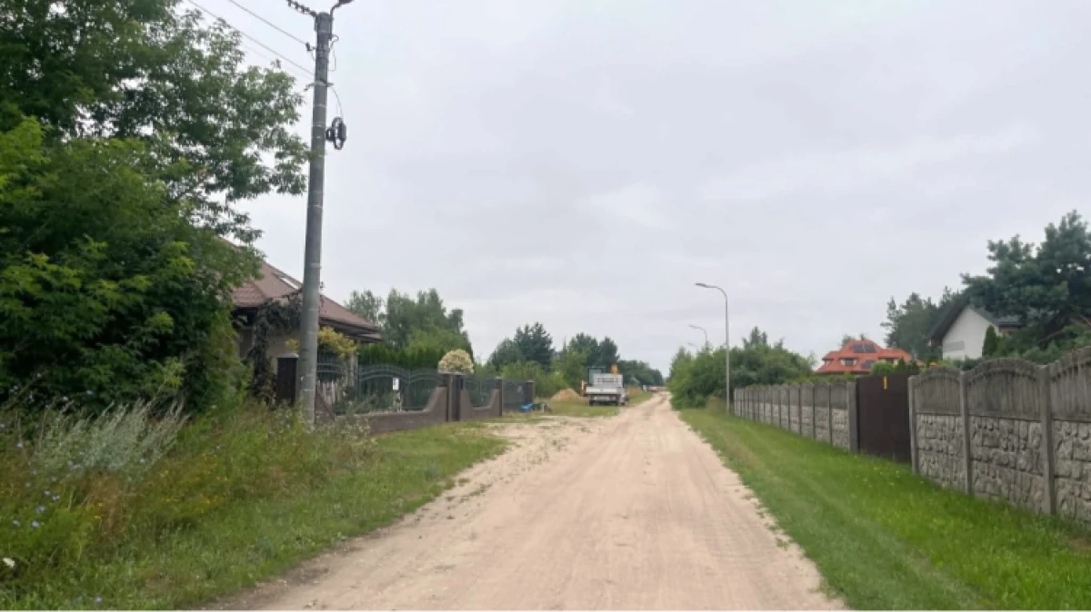 Miasto Ostrów Mazowiecka ogłosiło dwa osobne przetargi na budowę łącznie około 478 metrów dróg. Prace obejmą odcinki ulic Strzeleckiej or