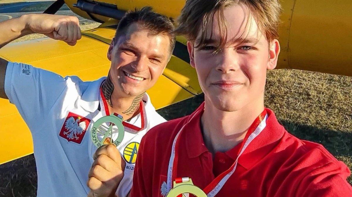 Adam Rodaszewski – uczeń klasy IITML w duecie z Rafałem Błaszczykiem zdobył złoty medal w klasie WL2 podczas Mistrzostw Polski Mikrolotowych