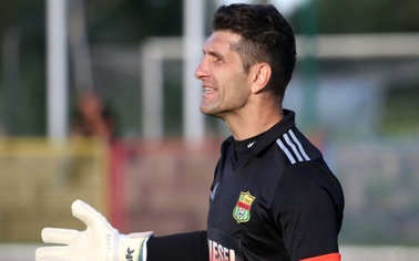 Ostrów Mazowiecka - 37-letni golkiper Ostrovii Ostrów Mazowiecka Andrzej Łyzińsk