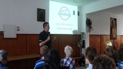 Ostrów Mazowiecka - W ramach wspólnej inicjatywy policjantów i proboszcza parafi