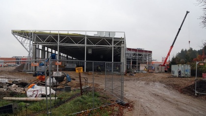 Ostrów Mazowiecka - Trwają prace przy budowie parku handlowego na terenie Galeri