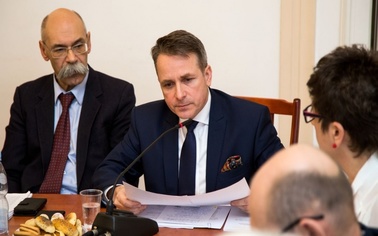 Ostrów Mazowiecka - Burmistrz Jerzy Bauer unieważnił konkurs na stanowisko dyrek