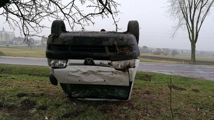 Ostrów Mazowiecka - Do kolejnego dachowania doszło w piątkowy poranek na odcinku