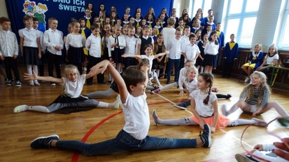 Ostrów Mazowiecka - Uroczystości z okazji Dnia Edukacji Narodowej odbyły się w S