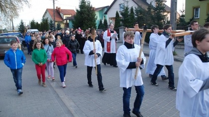 Ostrów Mazowiecka - Tradycyjnie w Wielki Piątek mieszkańcy Ostrowi Mazowieckiej 
