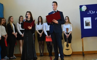 Ostrów Mazowiecka - Po raz drugi w ramach Dnia Patrona społeczność szkolna Zespo