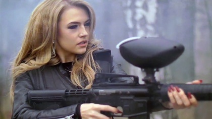 Ostrów Mazowiecka - Karol Kamiński występujący pod pseudonimem FireMAN przygotow