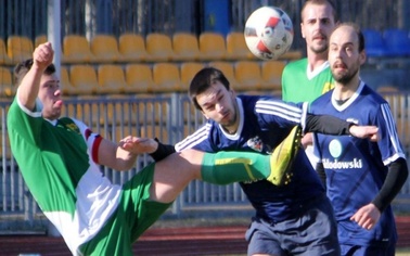 Ostrów Mazowiecka - Dużo emocji dostarczyły pierwsze spotkania rundy wiosennej w