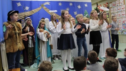 Ostrów Mazowiecka - Przedstawienie Jasełkowe przygotowali uczniowie klasy III b 