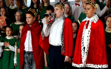 Ostrów Mazowiecka - W jasełkach uczniowie Szkoły Podstawowej nr 1 w Ostrowi Mazo
