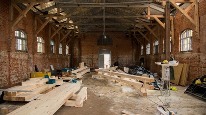 Ostrów Mazowiecka - Zabytkowy budynek Jatek w Ostrowi Mazowieckiej zmienia się z