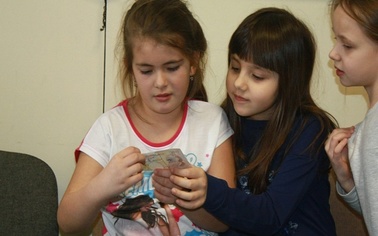 Ostrów Mazowiecka - Uczniowie z drugiej klasy ostrowskiej Szkoły Podstawowej nr 