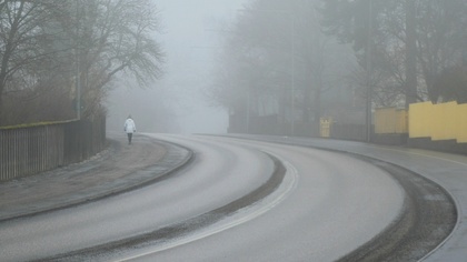 Ostrów Mazowiecka - Poranne zamglenia znacznie dadzą się we znaki kierowcom poja