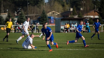 Ostrów Mazowiecka - Piłkarze MKS Małkinia w spotkaniu 22 kolejki rozgrywek A kla