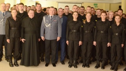 Ostrów Mazowiecka - Siedemdziesięciu nowych policjantów wstąpiło w szeregi polsk