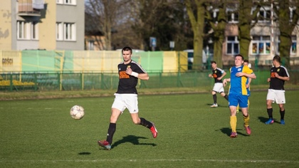 Ostrów Mazowiecka - Piłkarze Ostrovii Ostrów Mazowiecka w środowe popołudnie roz