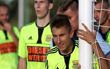 Ostrów Mazowiecka - Piłkarze Ostrovii Ostrów Mazowiecka bardzo spokojnie weszli 