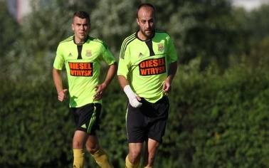 Ostrów Mazowiecka - Piłkarze Ostrovii Ostrów Mazowiecka w sobotnie popołudnie zm