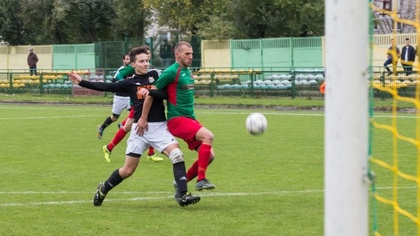 Ostrów Mazowiecka - Piłkarze Ostrovii Ostrów Mazowiecka w spotkaniu 12 kolejki l