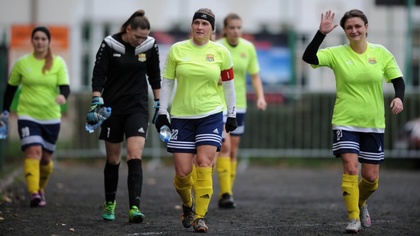 Ostrów Mazowiecka - Piłkarki Ostrovii Ostrów Mazowiecka prowadzone przez trenera