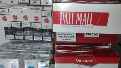 Ostrów Mazowiecka - Ostrowscy dzielnicowy znaleźli w renault megane 717 paczek p