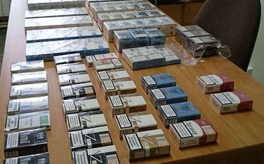 Ostrów Mazowiecka - Małkińscy policjanci znaleźli w jednym z domów 175 paczek pa