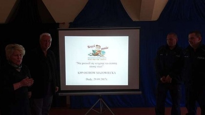 Ostrów Mazowiecka - Społeczność szkolna Publicznej Szkoły Podstawowej w Dudach d